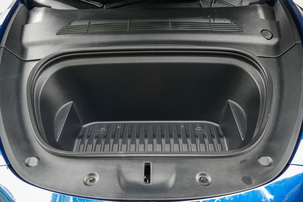 Used 2023 Tesla Model Y Long Range image 24