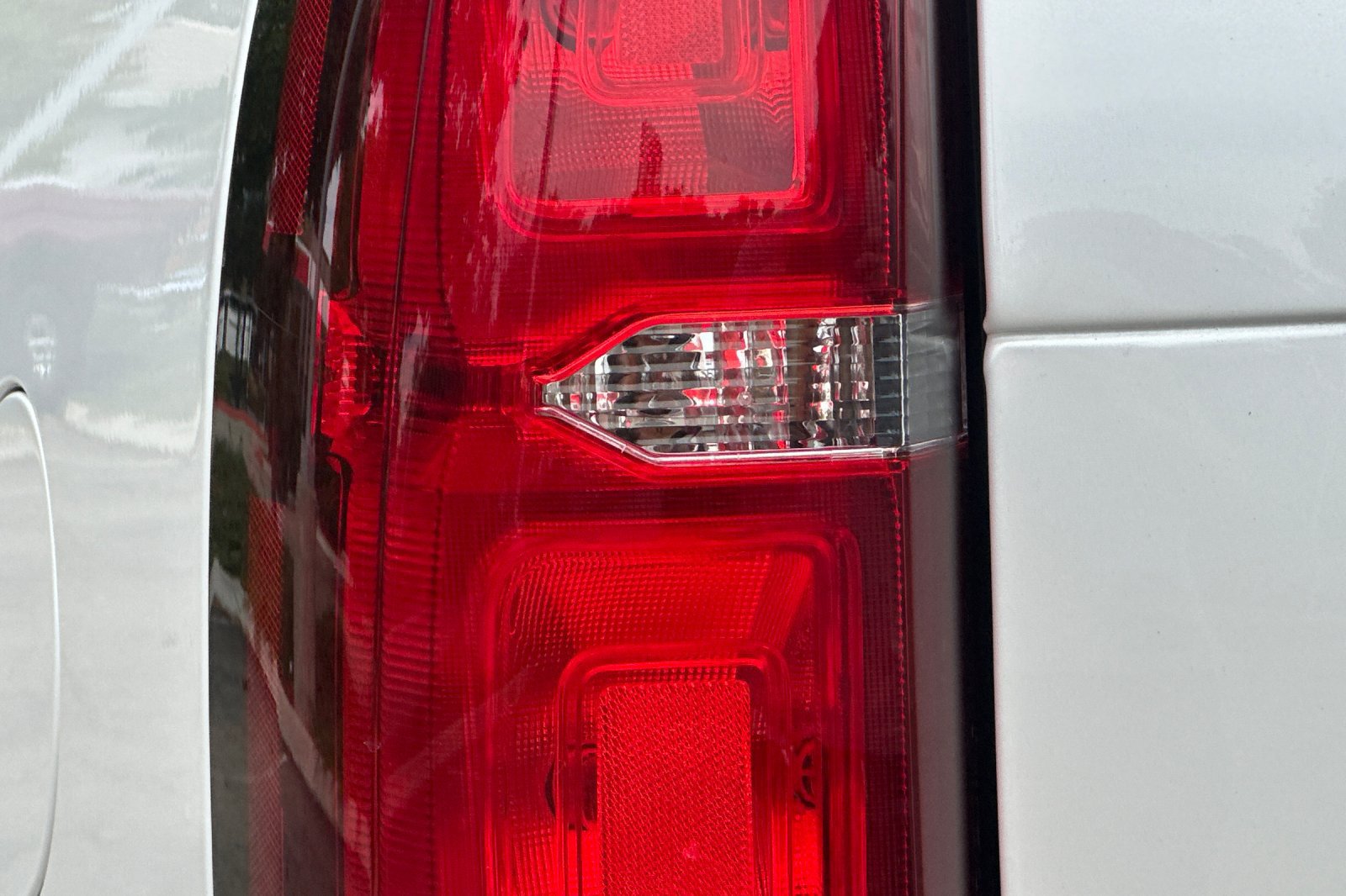 Used 2019 Chevrolet Suburban Premier w/ Premier Plus Edition AWD/4WD image 46