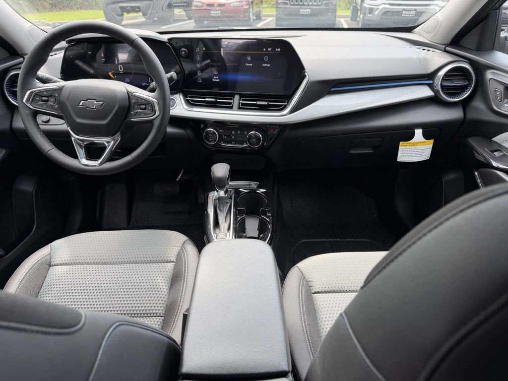 New 2026 Chevrolet Trax LT w/ Driver Confidence Package FWD image 3
