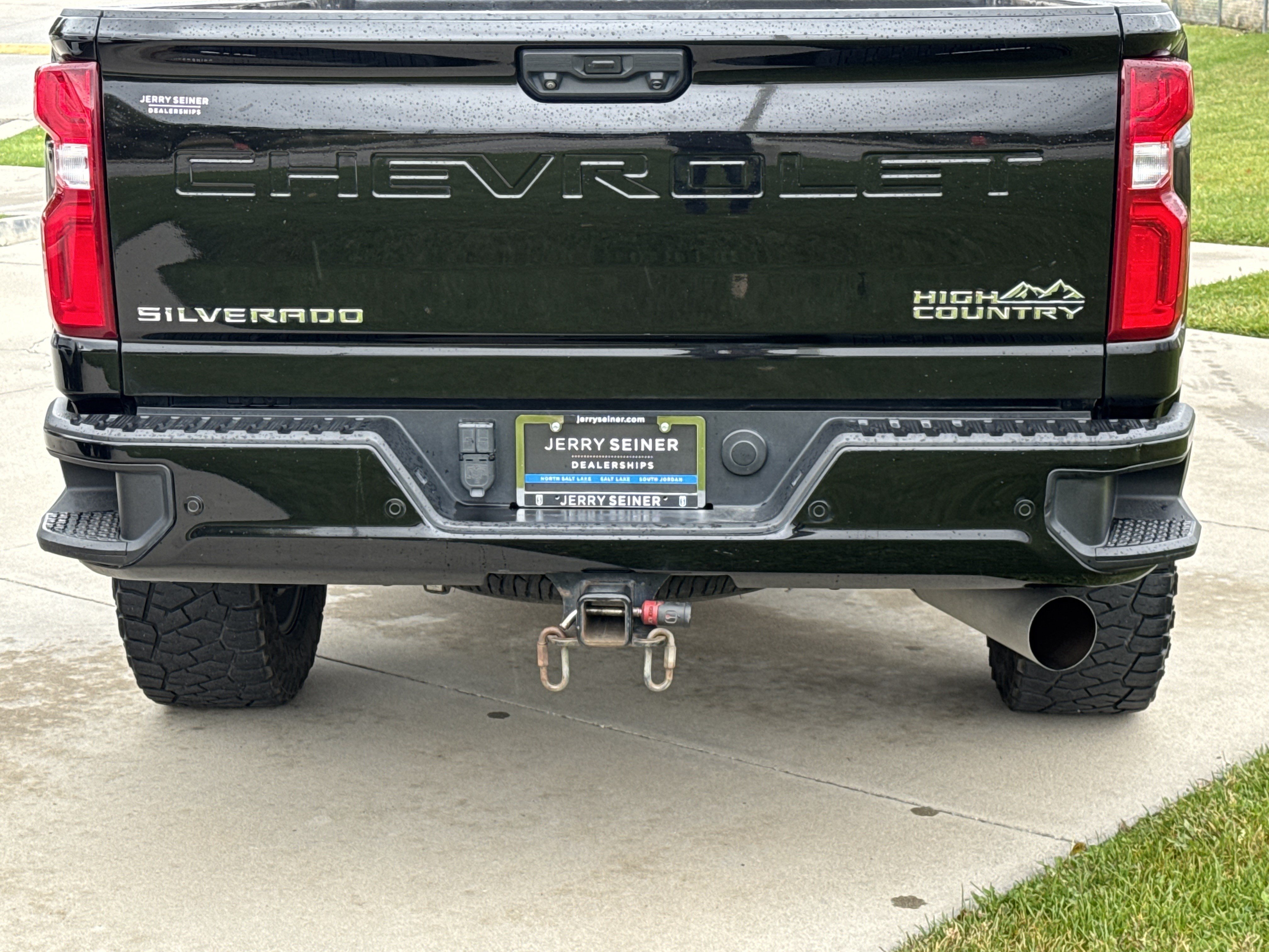 Used 2022 Chevrolet Silverado 3500 High Country w/ Technology Package AWD/4WD image 13