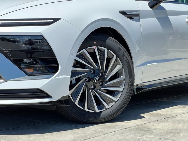 New 2026 Hyundai Sonata Limited FWD image 2