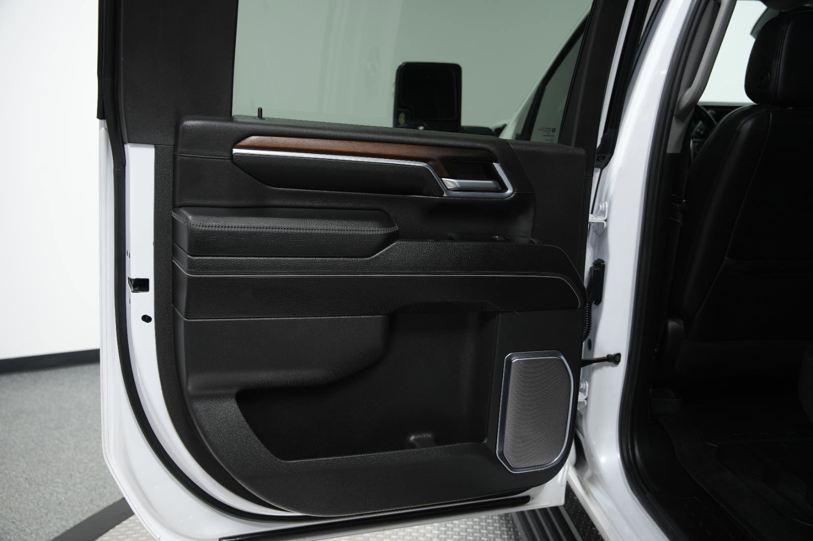 Used 2024 GMC Sierra 2500 Denali w/ Denali Reserve Package image 21