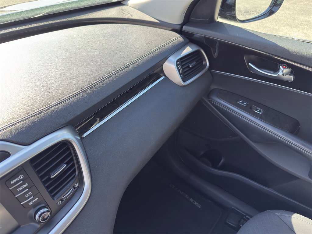 Used 2017 Kia Sorento LX w/ LX Convenience Package image 30