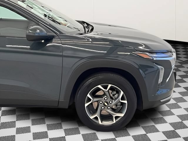 Certified 2025 Chevrolet Trax LT FWD image 7