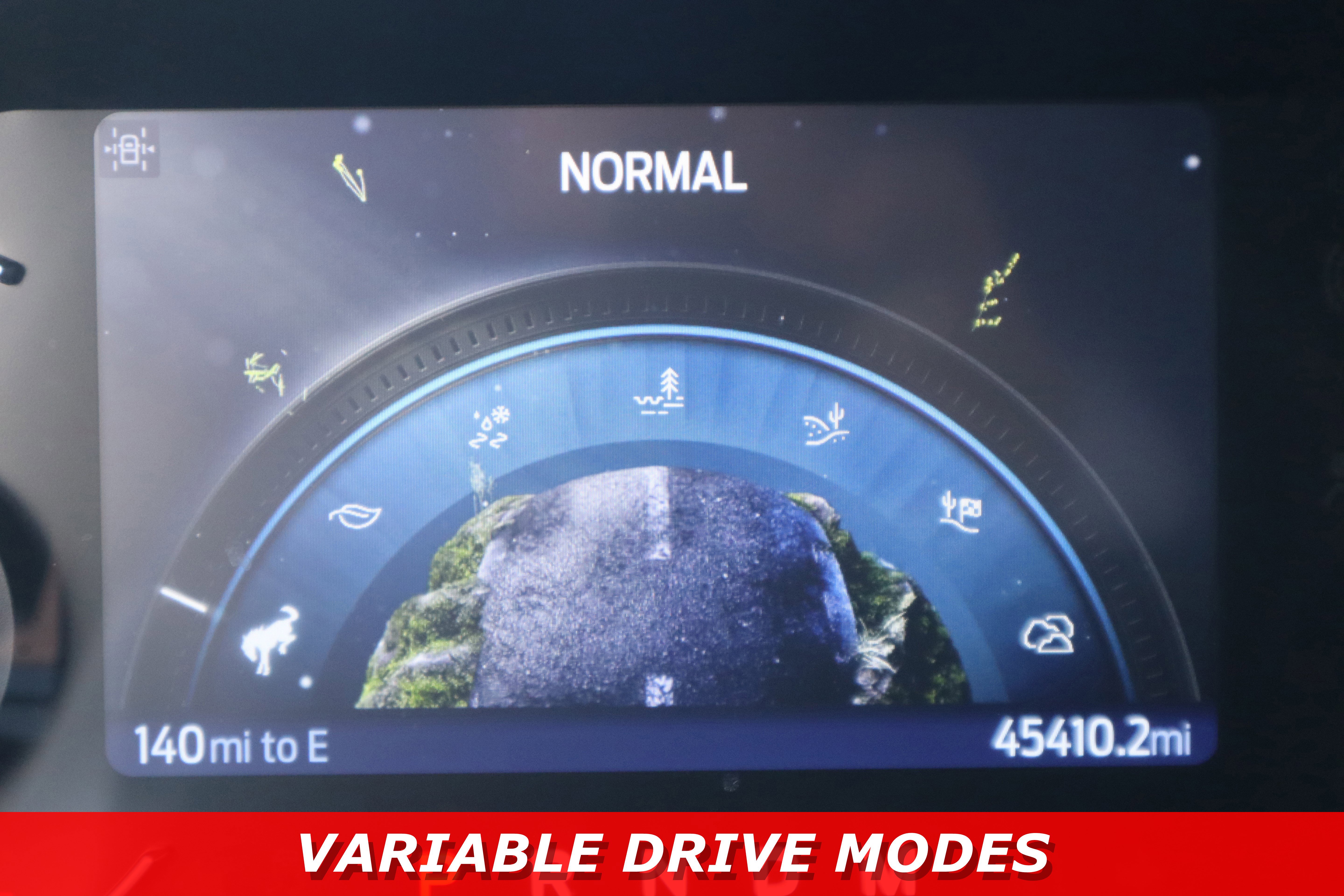 Used 2023 Ford Bronco Badlands image 28