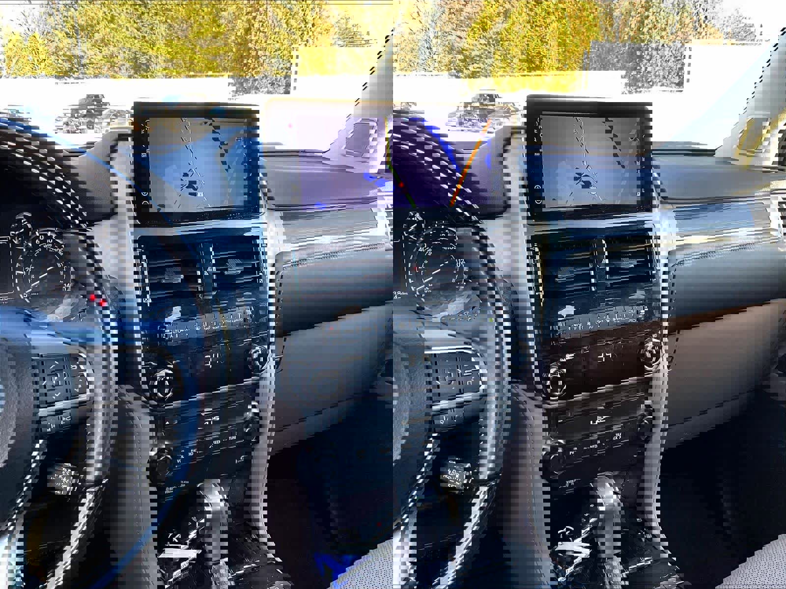 Used 2023 Lexus GX 460 Premium w/ Premium Package image 19