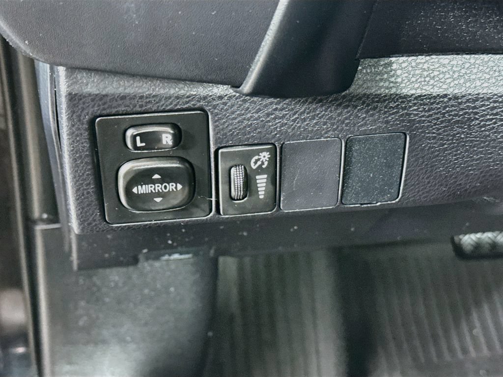 Certified 2018 Toyota Corolla LE FWD image 10