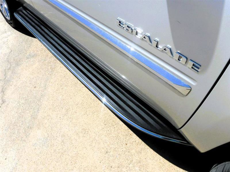 Used 2011 Cadillac Escalade Luxury AWD/4WD image 20