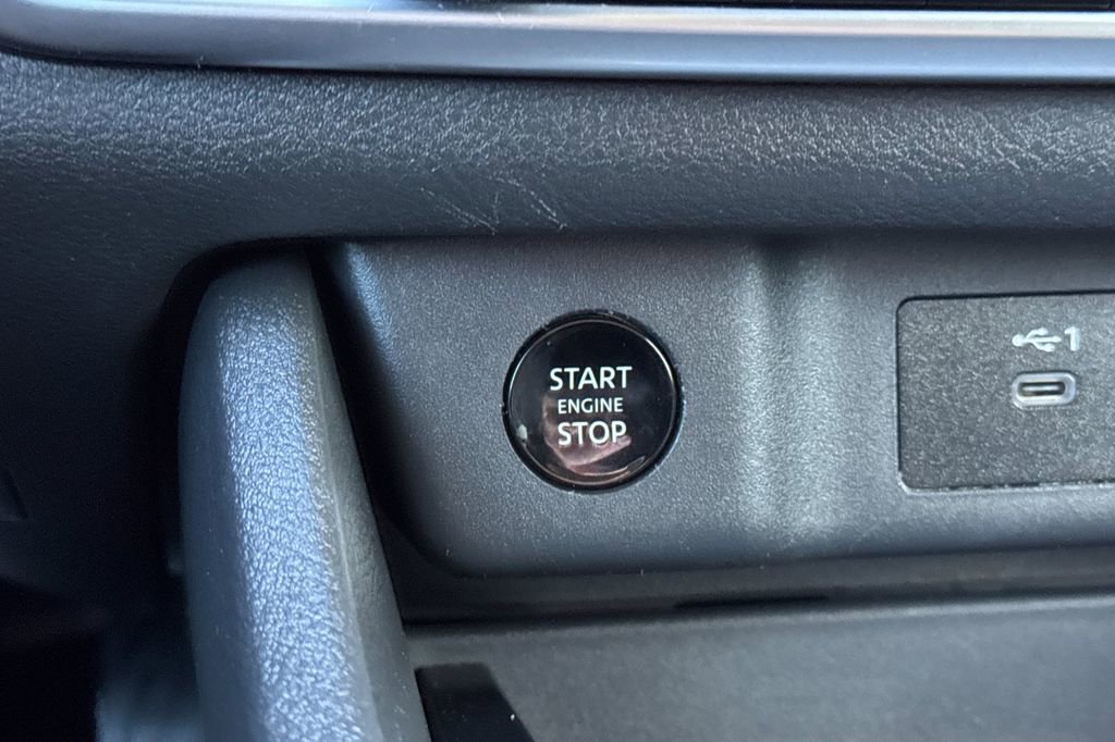 Used 2024 Nissan Rogue SV image 22