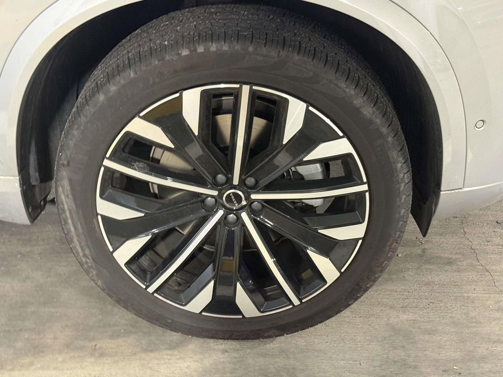 Used 2025 Volvo XC90 B6 Plus AWD/4WD image 5