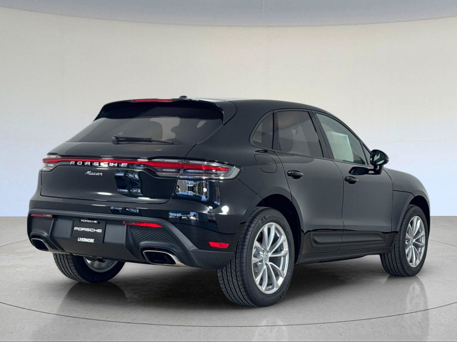 New 2026 Porsche Macan AWD/4WD image 8