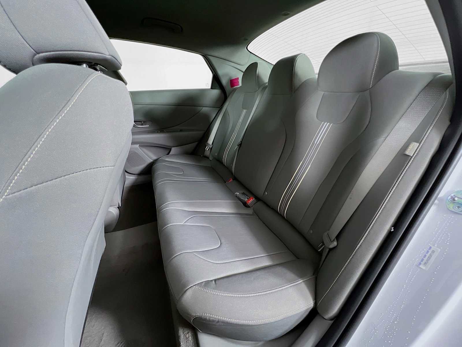 Certified 2025 Hyundai Elantra Sport image 13