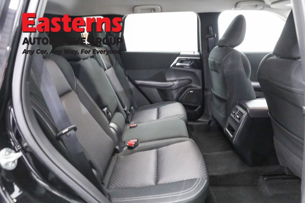 Used 2025 Mitsubishi Outlander ES image 22