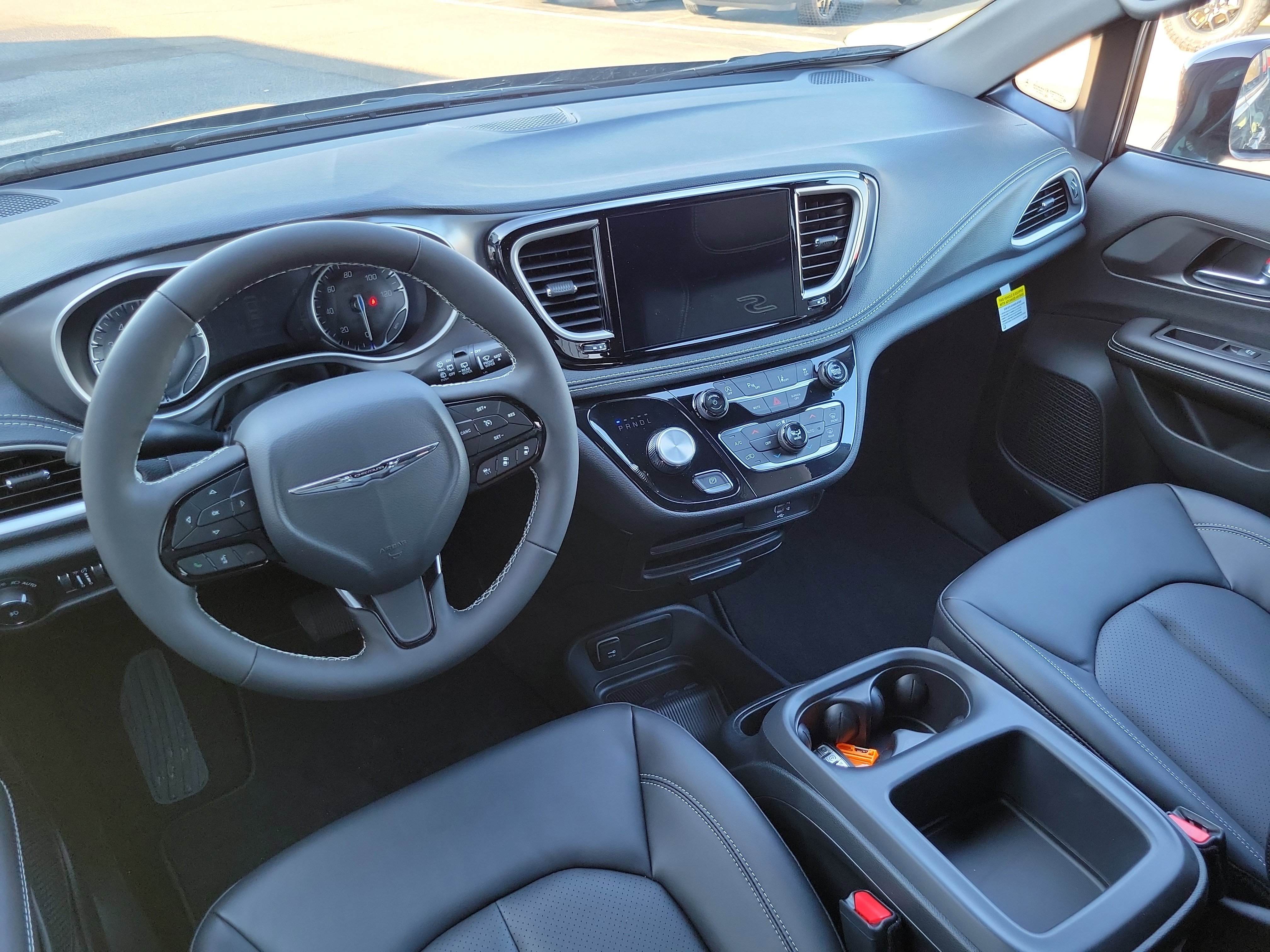 New 2026 Chrysler Pacifica Select FWD image 17