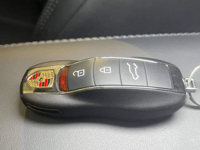 Certified 2024 Porsche Macan AWD/4WD image 47