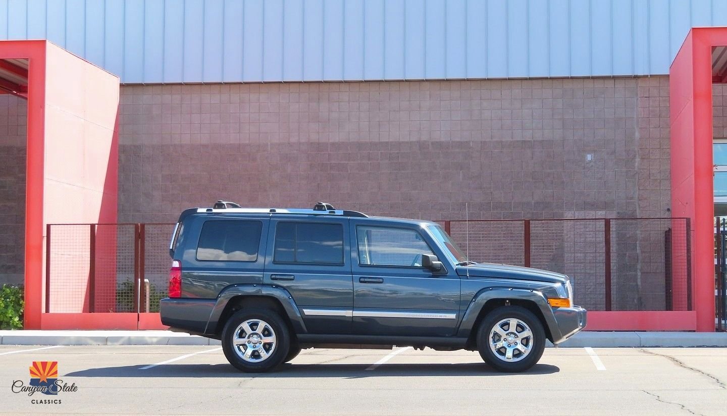 Used 2006 Jeep Commander Limited w/ Trailer Tow Group IV image 2