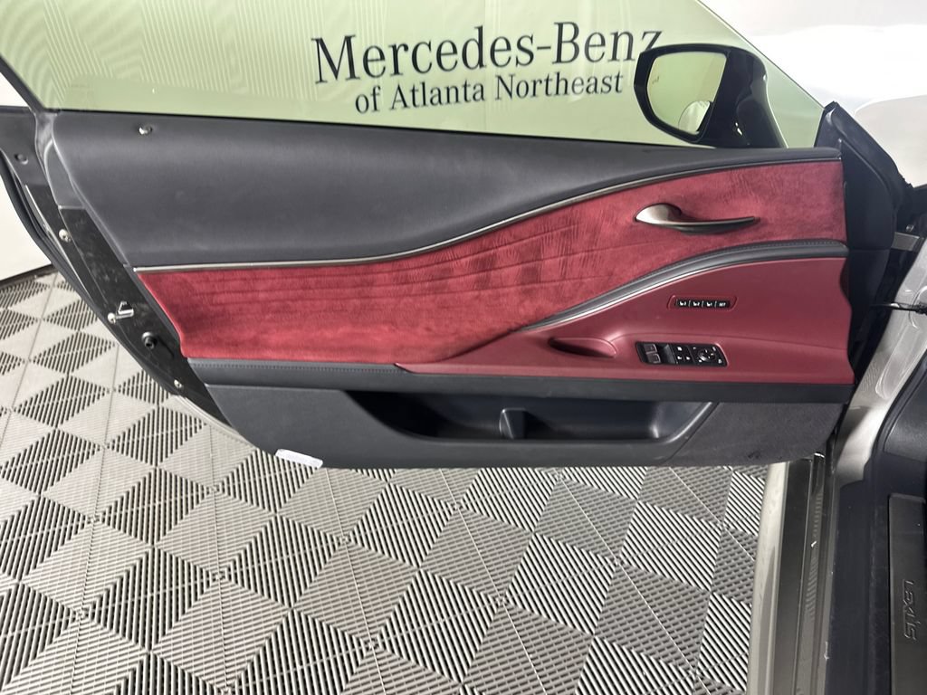 Used 2018 Lexus LC 500 Coupe w/ Sport Package RWD image 10