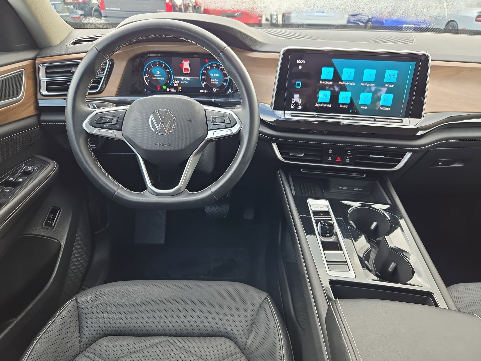 Used 2025 Volkswagen Atlas SE FWD image 28