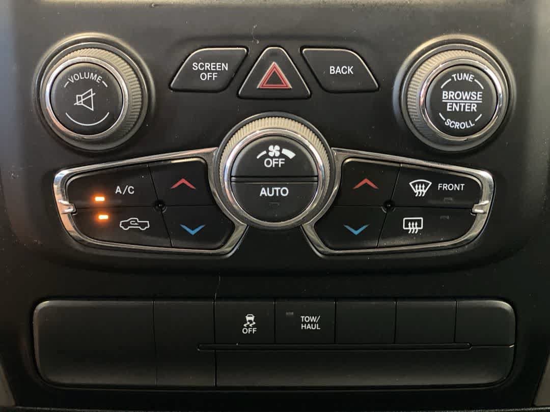 Used 2017 RAM 1500 Classic SLT AWD/4WD image 18