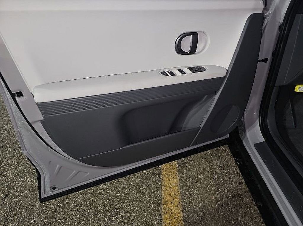 Used 2026 Hyundai Ioniq 5 SEL image 7