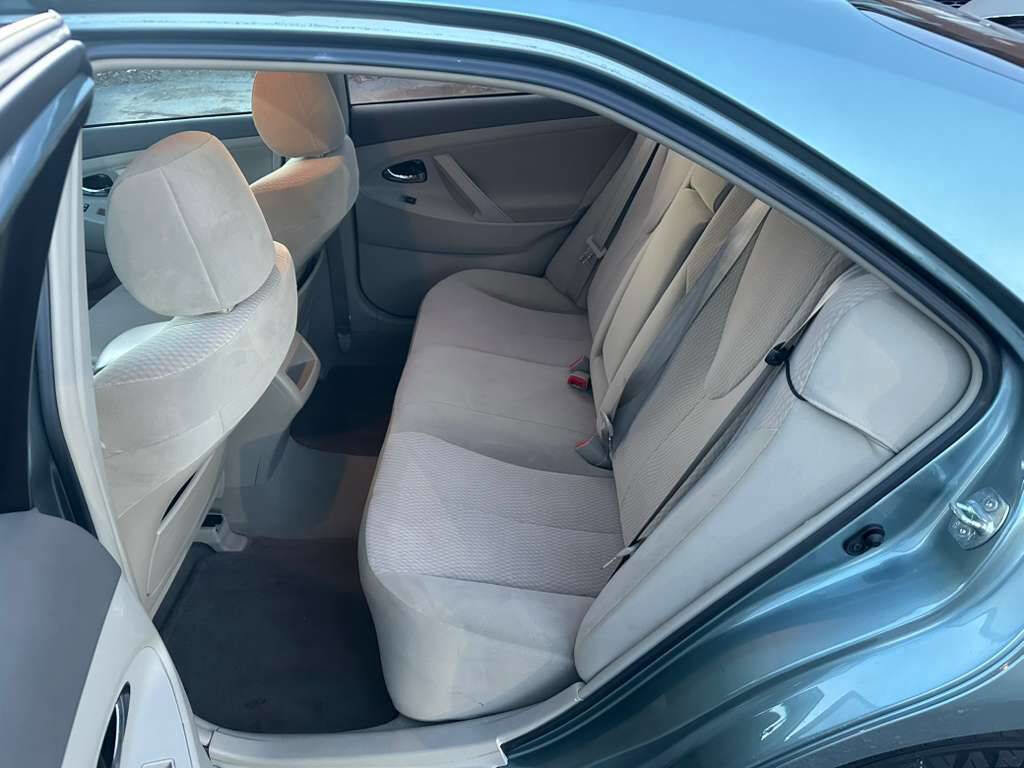 Used 2011 Toyota Camry image 20