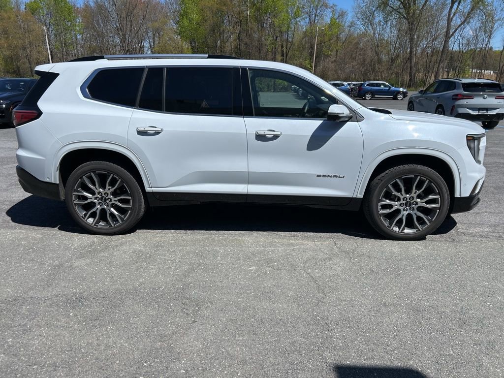 Used 2026 GMC Acadia Denali Ultimate w/ LPO, Floor Liner Package AWD/4WD image 6