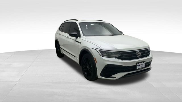 Used 2022 Volkswagen Tiguan SE R-Line image 9