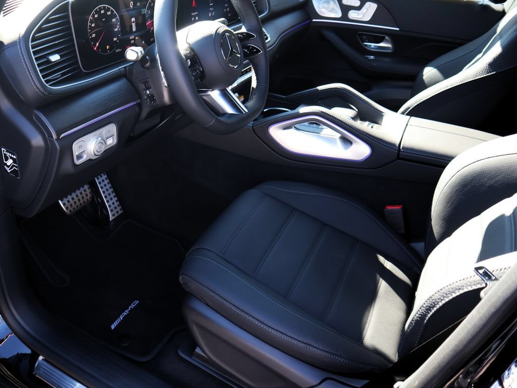 Used 2025 Mercedes-Benz GLS 580 4MATIC image 8