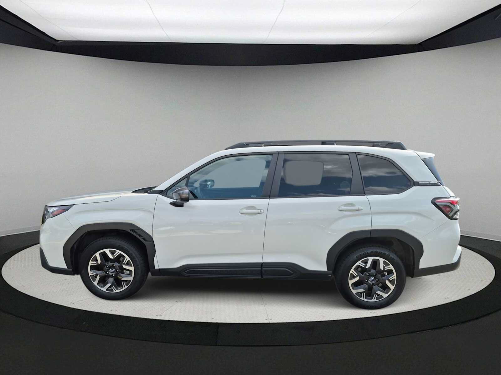 Used 2026 Subaru Forester Premium AWD/4WD image 5
