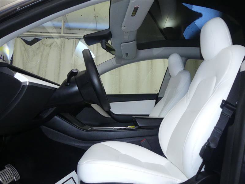 Used 2021 Tesla Model Y Performance image 18