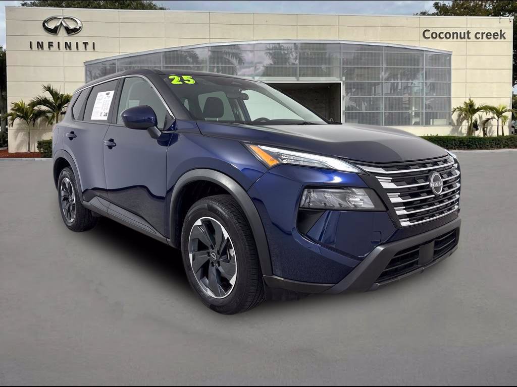 Used 2025 Nissan Rogue SV FWD image 2