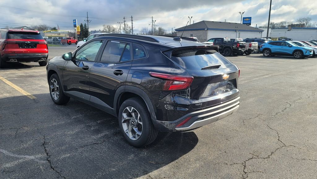 Used 2026 Chevrolet Trax LT image 4