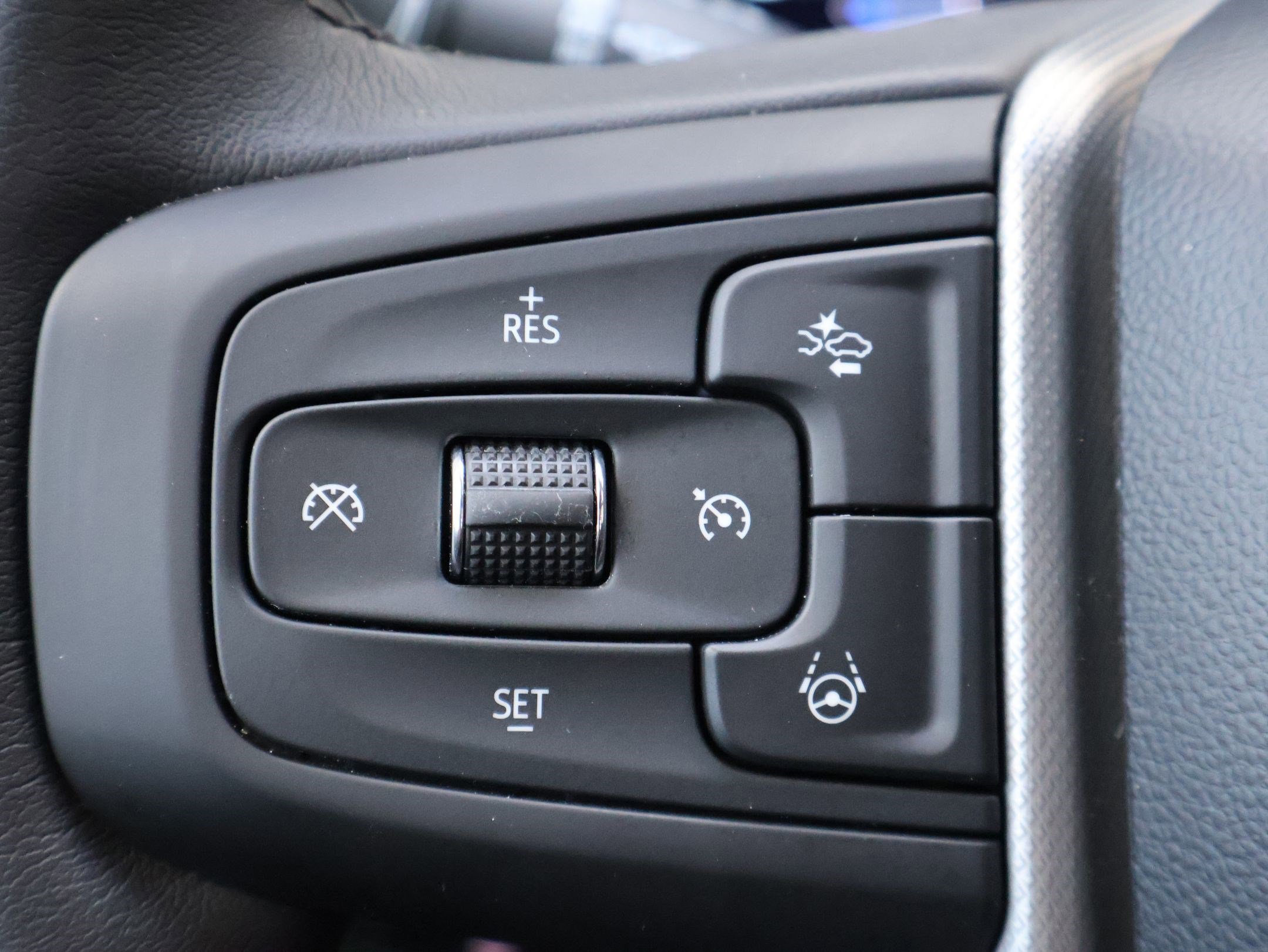 Used 2024 GMC Yukon Denali w/ Advanced Technology Package AWD/4WD image 16