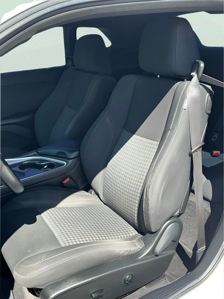Used 2018 Dodge Challenger SXT image 22