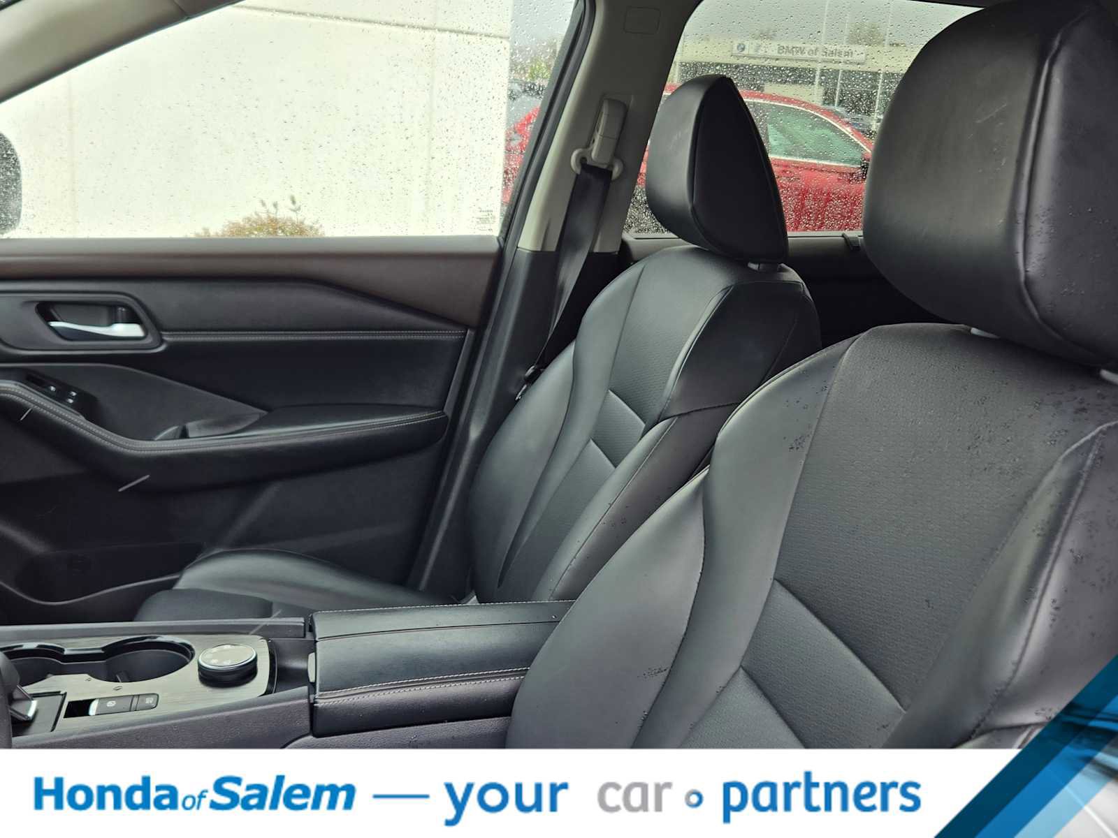 Used 2023 Nissan Rogue SV w/ SV Premium Package image 13