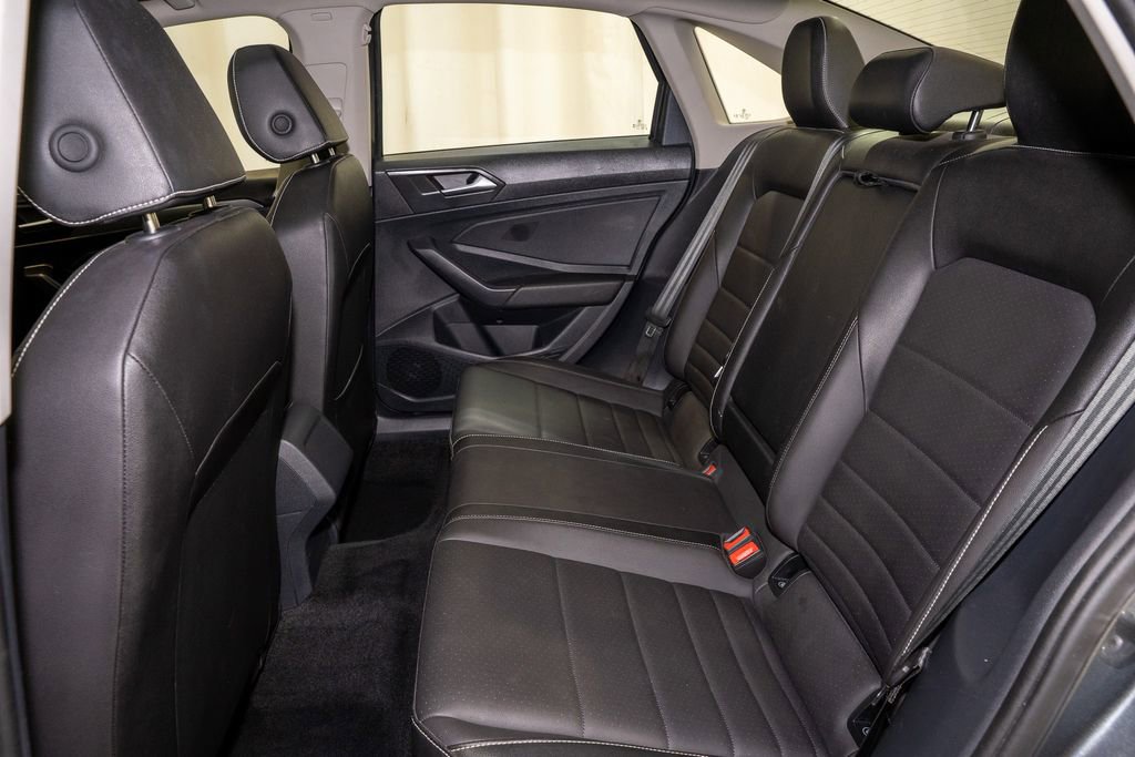 Used 2024 Volkswagen Jetta SE image 7