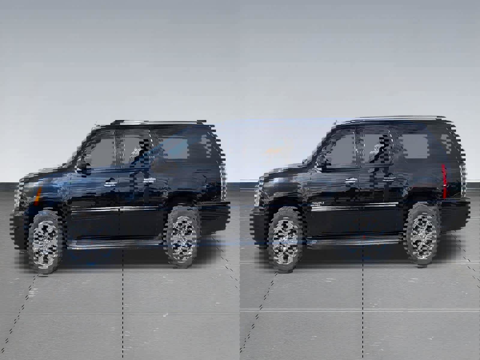 Used 2014 GMC Yukon XL Denali image 2