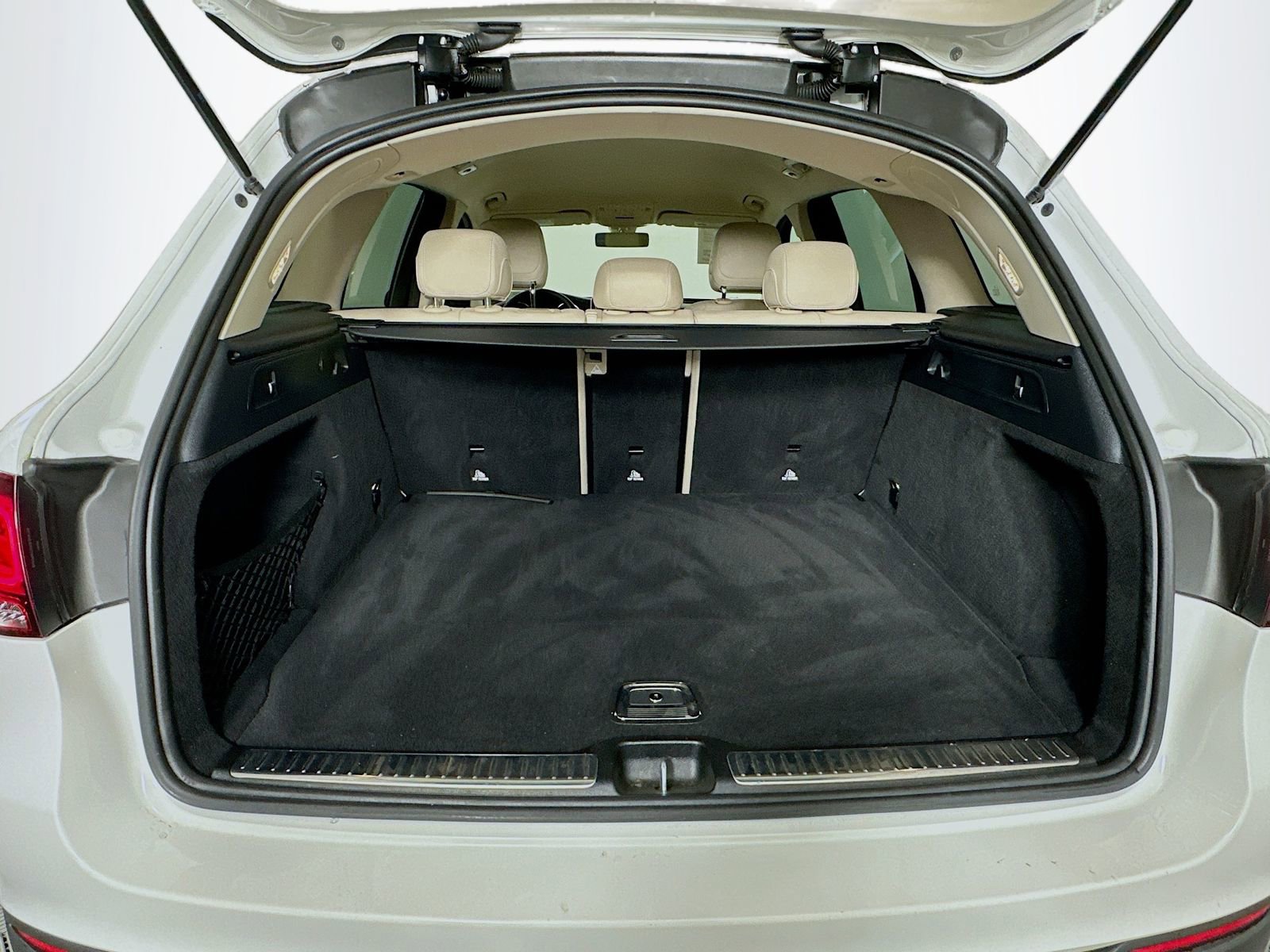 Used 2020 Mercedes-Benz GLC 300 4MATIC image 23