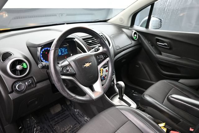 Used 2016 Chevrolet Trax LT w/ LT Sun and Sound Package FWD image 18