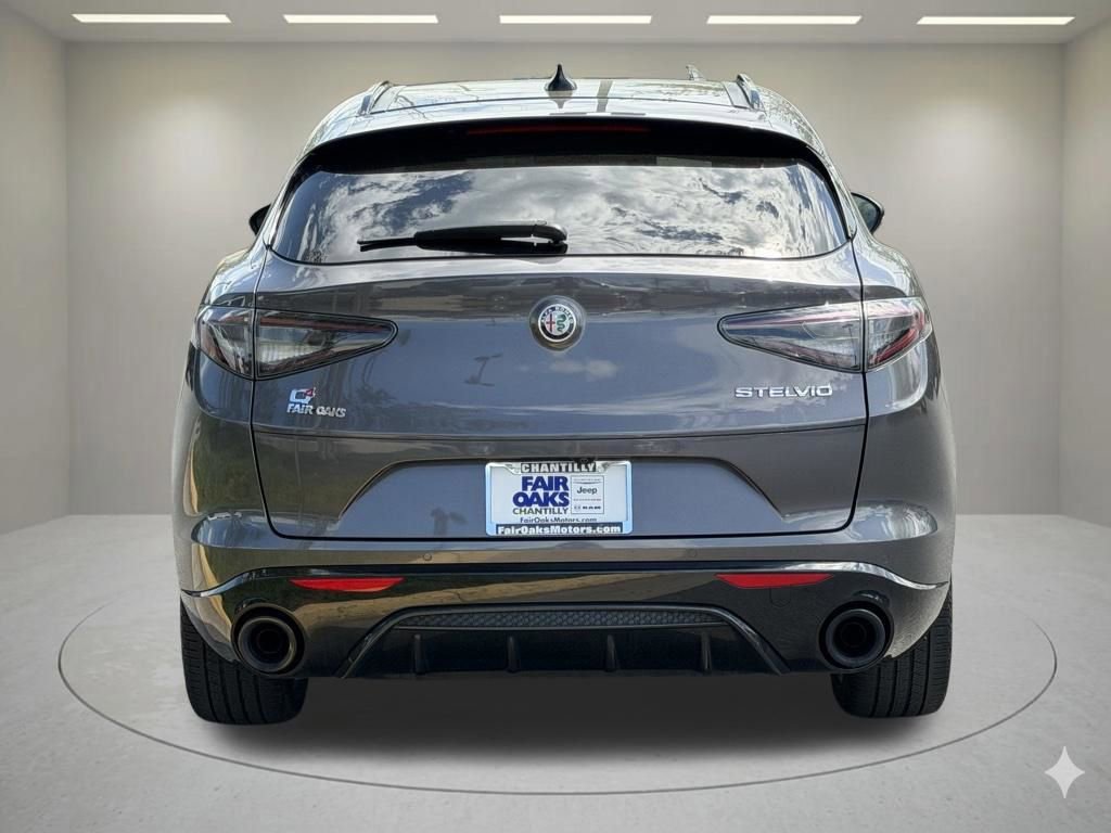 Used 2024 Alfa Romeo Stelvio Veloce AWD/4WD image 8