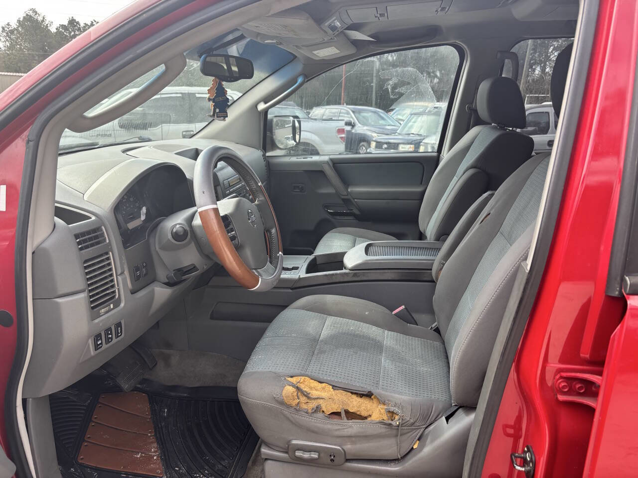 Used 2005 Nissan Titan SE w/ (W01) Utility Bed Pkg image 9