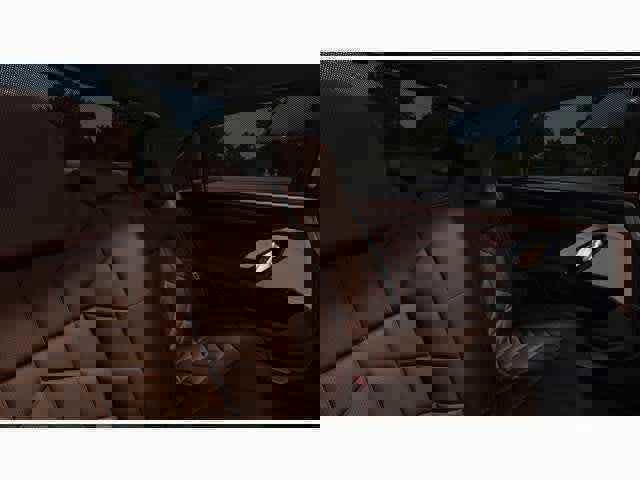 Used 2025 BMW i7 eDrive50 w/ M Sport Package image 32