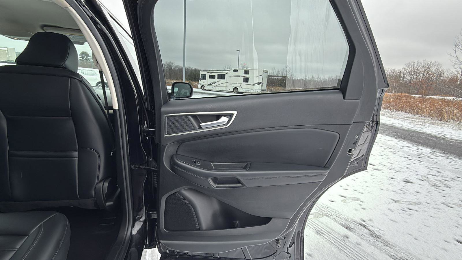 Used 2023 Ford Edge SEL image 19