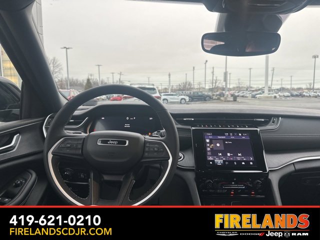 Used 2024 Jeep Grand Cherokee Altitude image 8