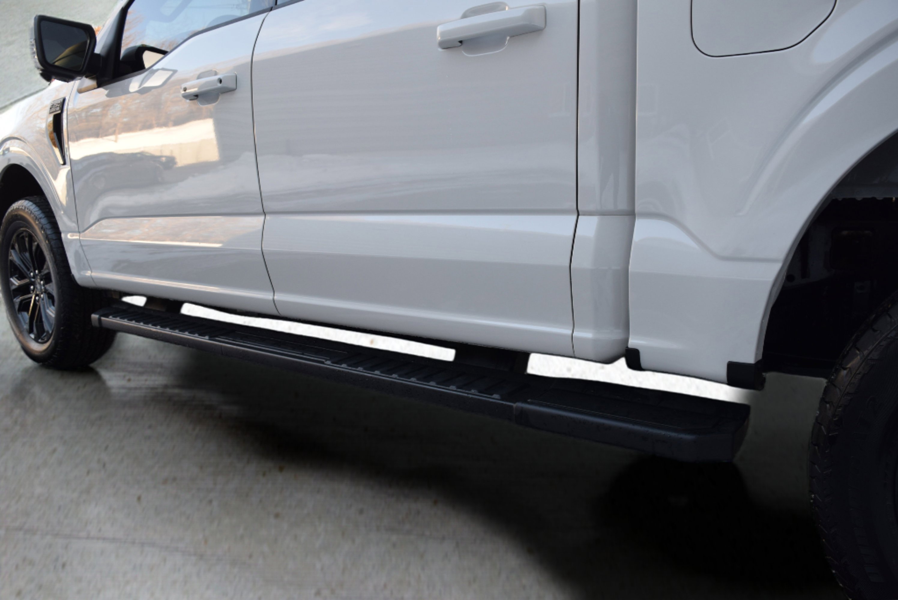 Used 2025 Ford F150 Lariat w/ Equipment Group 502A High image 7