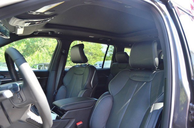 New 2025 Jeep Grand Cherokee L Overland image 15