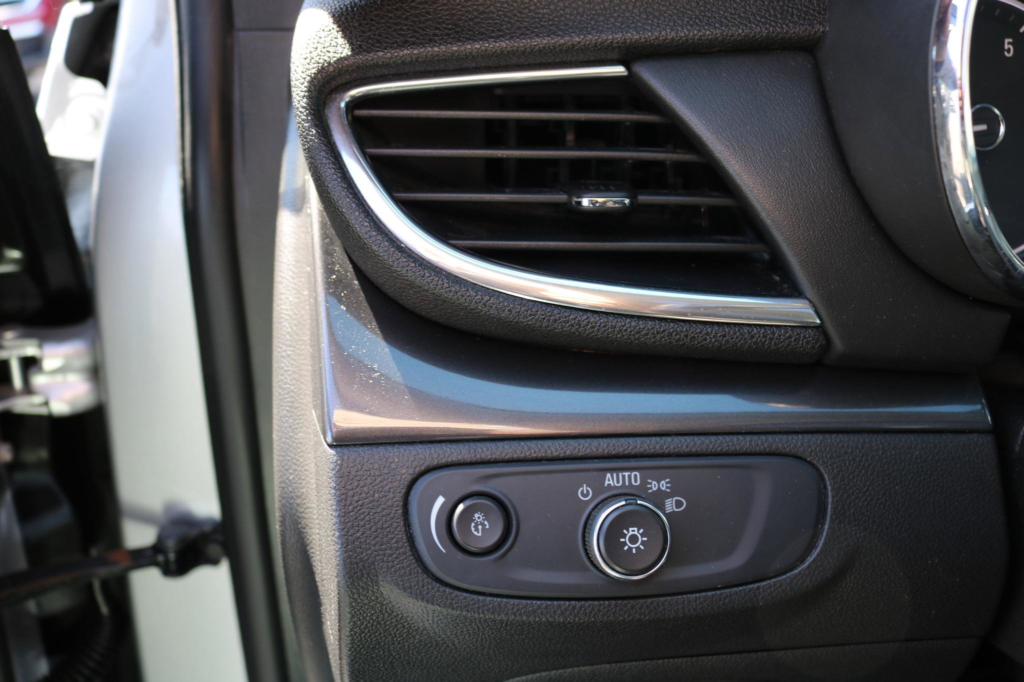 Used 2019 Buick Encore Preferred image 17