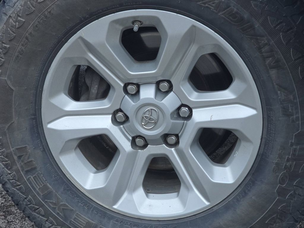 Used 2014 Toyota 4Runner SR5 Premium image 7