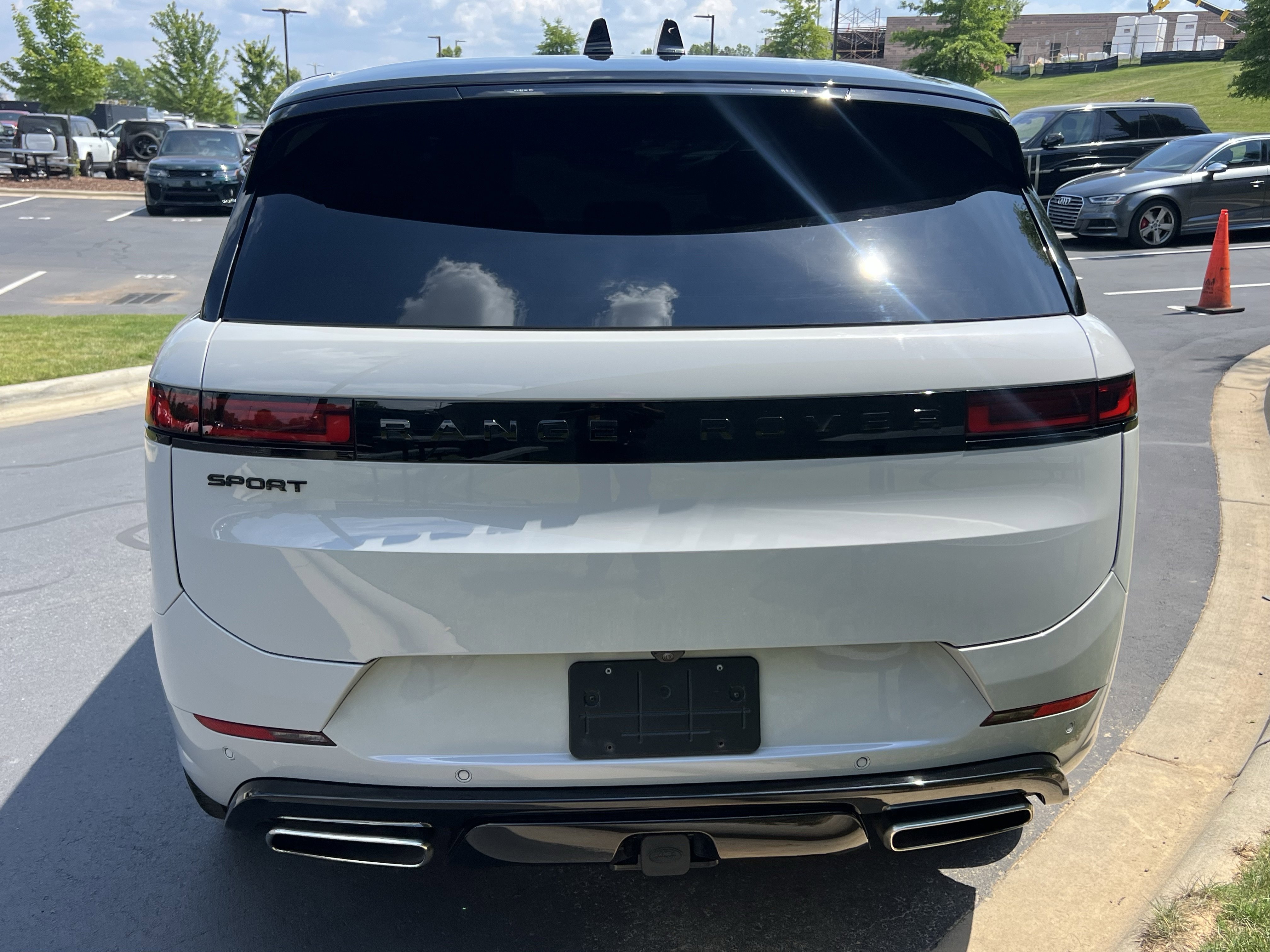 Certified 2024 Land Rover Range Rover Sport Dynamic SE AWD/4WD image 6