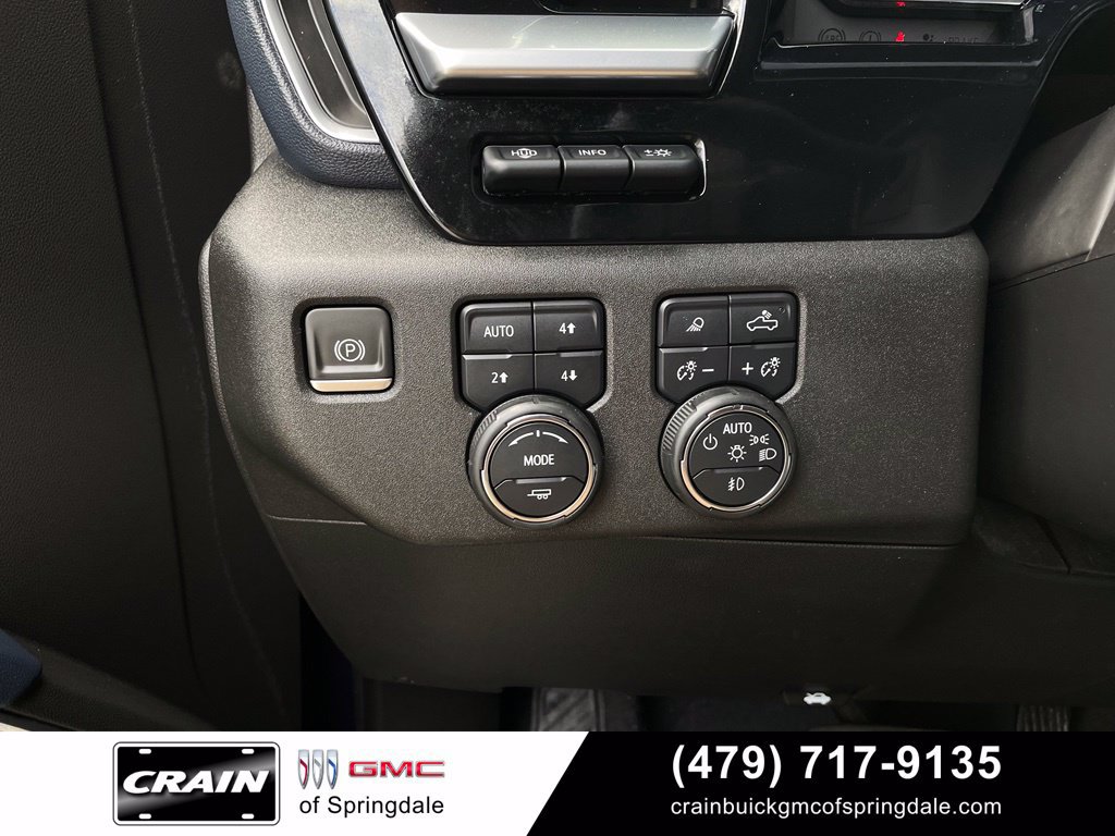 Used 2023 Chevrolet Silverado 1500 High Country w/ Technology Package AWD/4WD image 12